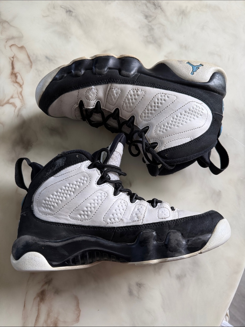 Jordan Basketball Shoes - Picture 4 of 6